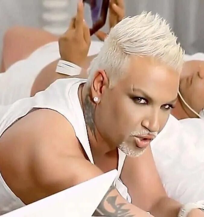 Певец азис мразиш. Мразить. Мразить. Мразить. Мразить.