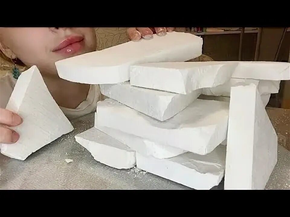 Глина кушать. Асмр мел хруст. Меловой хруст. Асмр мел. Хруст глины.