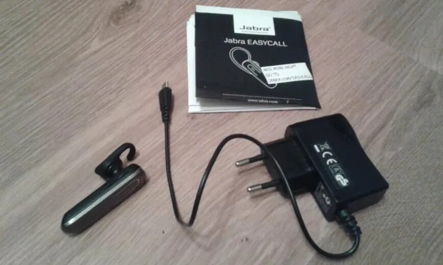 Наушники с беспроводной зарядкой. Беспроводные гарнитура панасоник usb зарядка. Зарядник для наушников беспроводных х15. Зарядник для беспроводных наушников. Наушники jbl зараткаbluetooth.