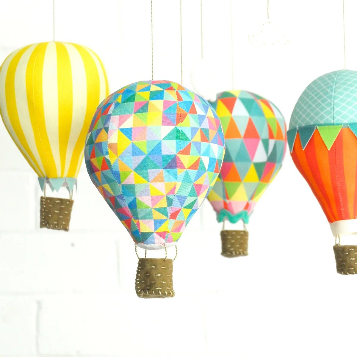 Корзинка для воздушного шара. Воздушный шар поделка. Воздушный шар поделка. Поделки из воздушного шара. Воздушный шар декор.