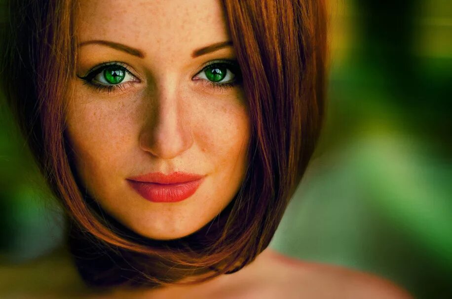 Green eyes school. Рин шибуя идол. Зелёные глаза. Рена рюгу. Школа арт.