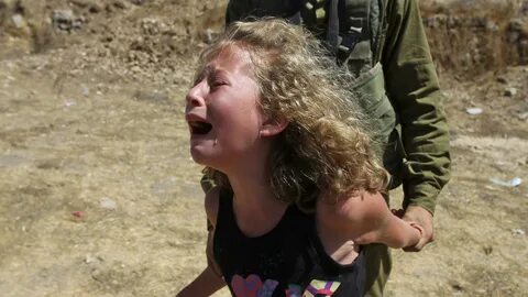 Izrael, Jeruzsálem, ahed tamimi, őrizetben, katonák 