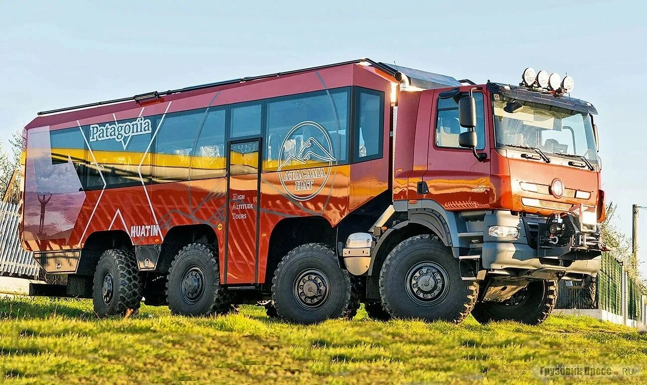 Новые модели баз. Автодом Mercedes 8x8 Expedition. Татра 815 автодом. Татра Phoenix 8х8. Man 8x8 автодом.