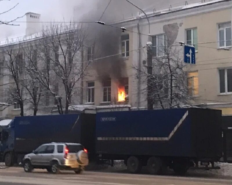 Какой завод горит в воронеже сегодня. Воронеж кольцовская мчс. пожар в воронеже. пожар в воронеже сегодня. пожар в воронеже сегодня на правом берегу.