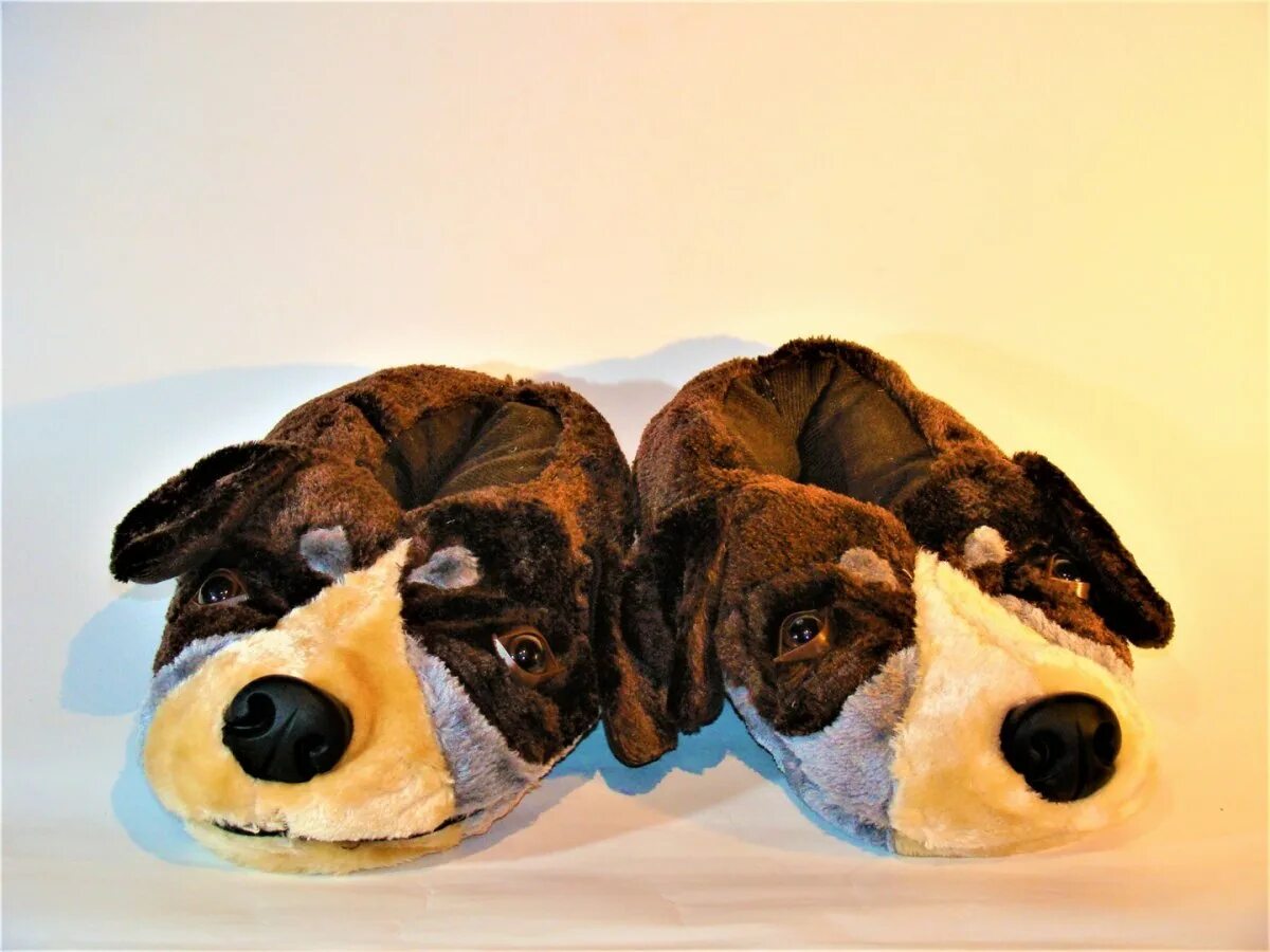 Тапки в виде собак. Тапочки собачки мужские. Тапки собаки. Тапки в виде собак. Тапочки собачки.