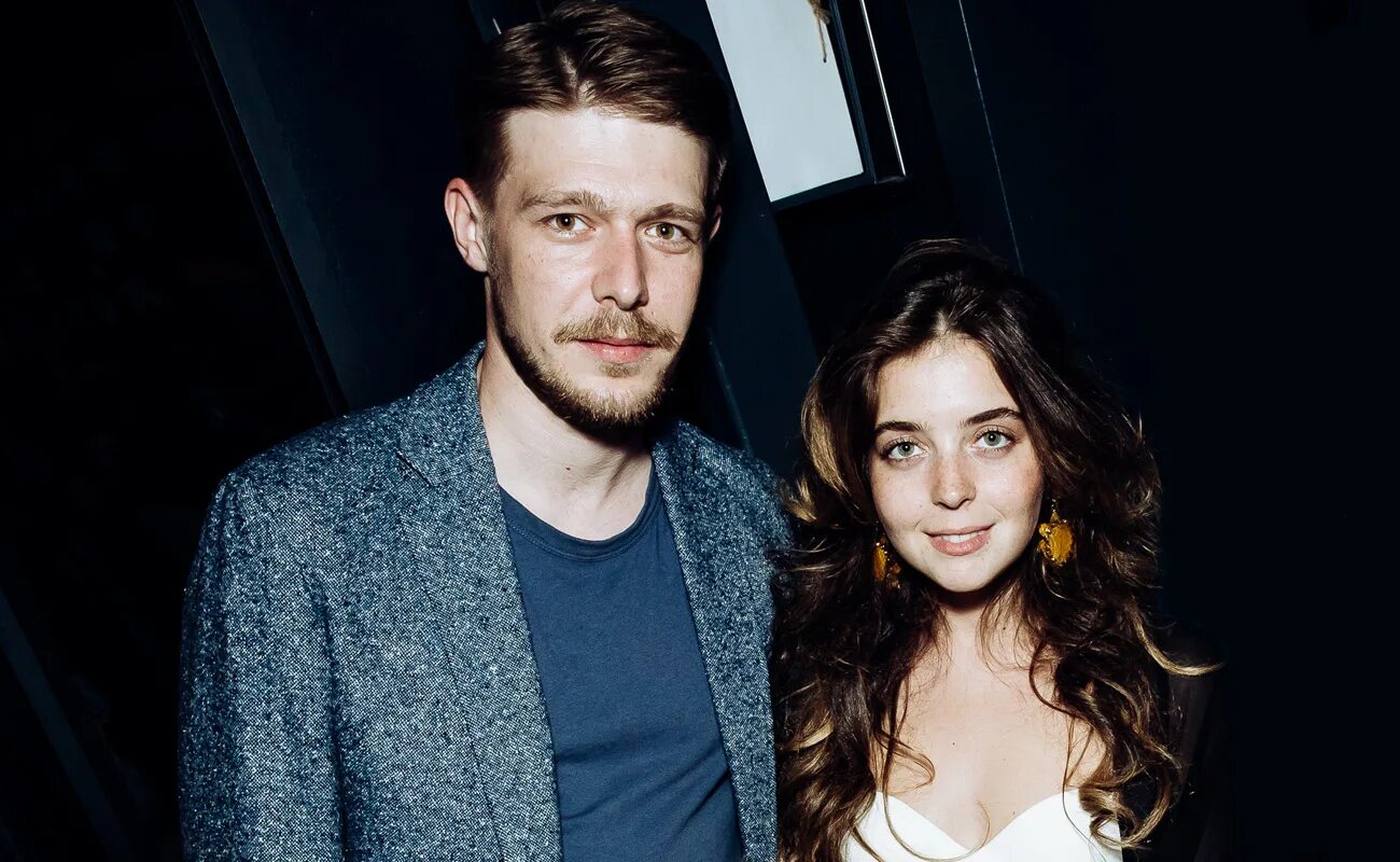 Новая девушка никиты. Надин серовски 2023. Новая девушка никиты. Дарина дом 2. Паскаль греггори и супруг с.