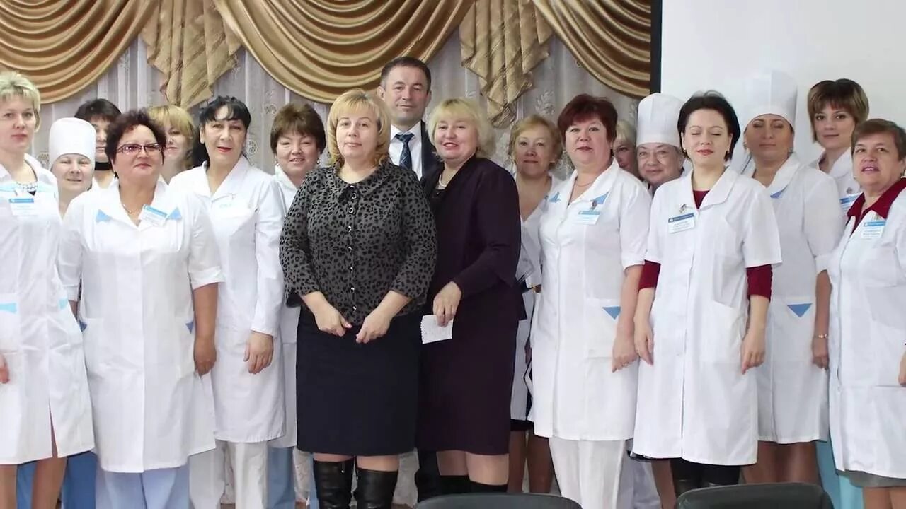 палатной детской медсестры. медсестра и ребенок. медсестра отделение реанимации. участковая медицинская сестра. пациент ребенок.