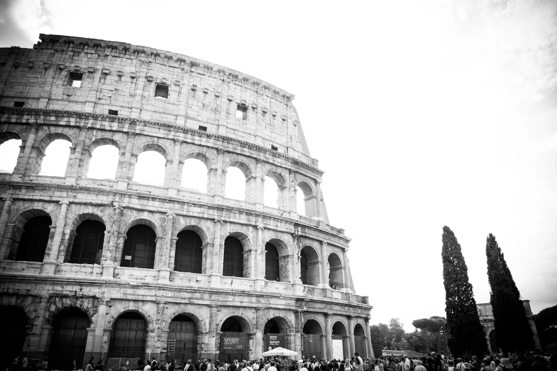 Колизей в Риме. Древний Рим чб. Рим древний Рим чб. Италия Колизей чб. Черный свод