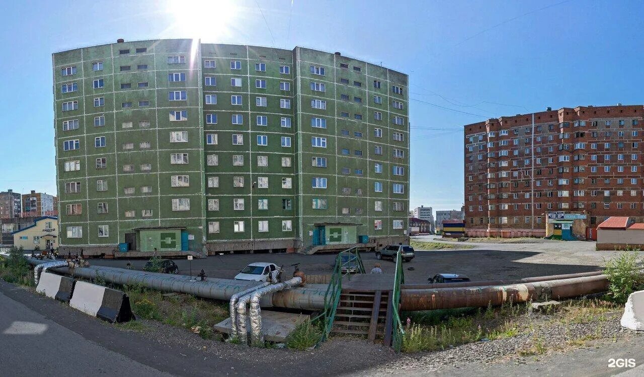 Космонавтов талнах. Космонавтов 13. Федоровского,25. Талнах улица космонавтов. Красноярск улица космонавтов 17.