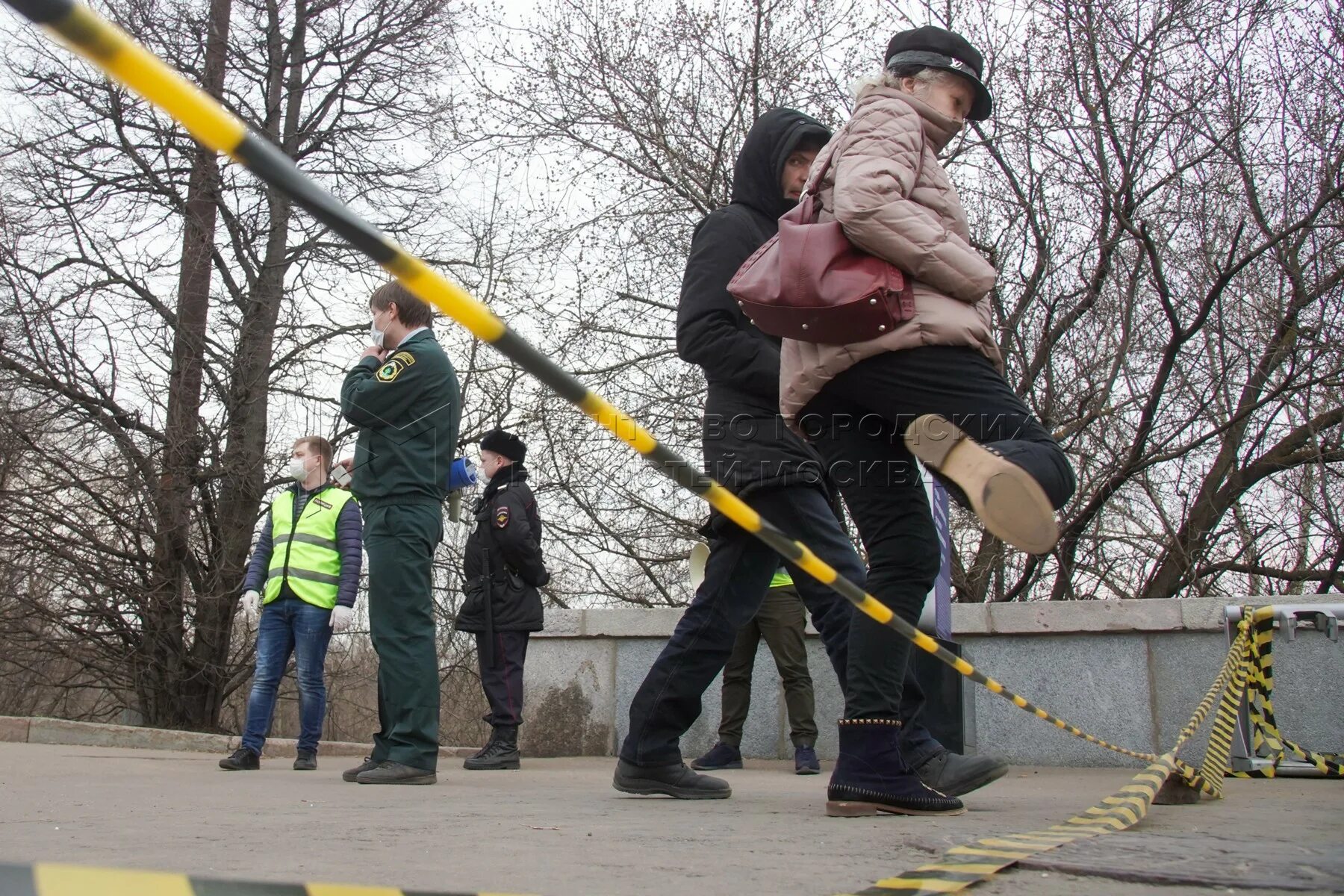 Нарушить выполнить. Нарушитель карантина. Карантин в России. Нарушитель фото. Ужесточение наказания.