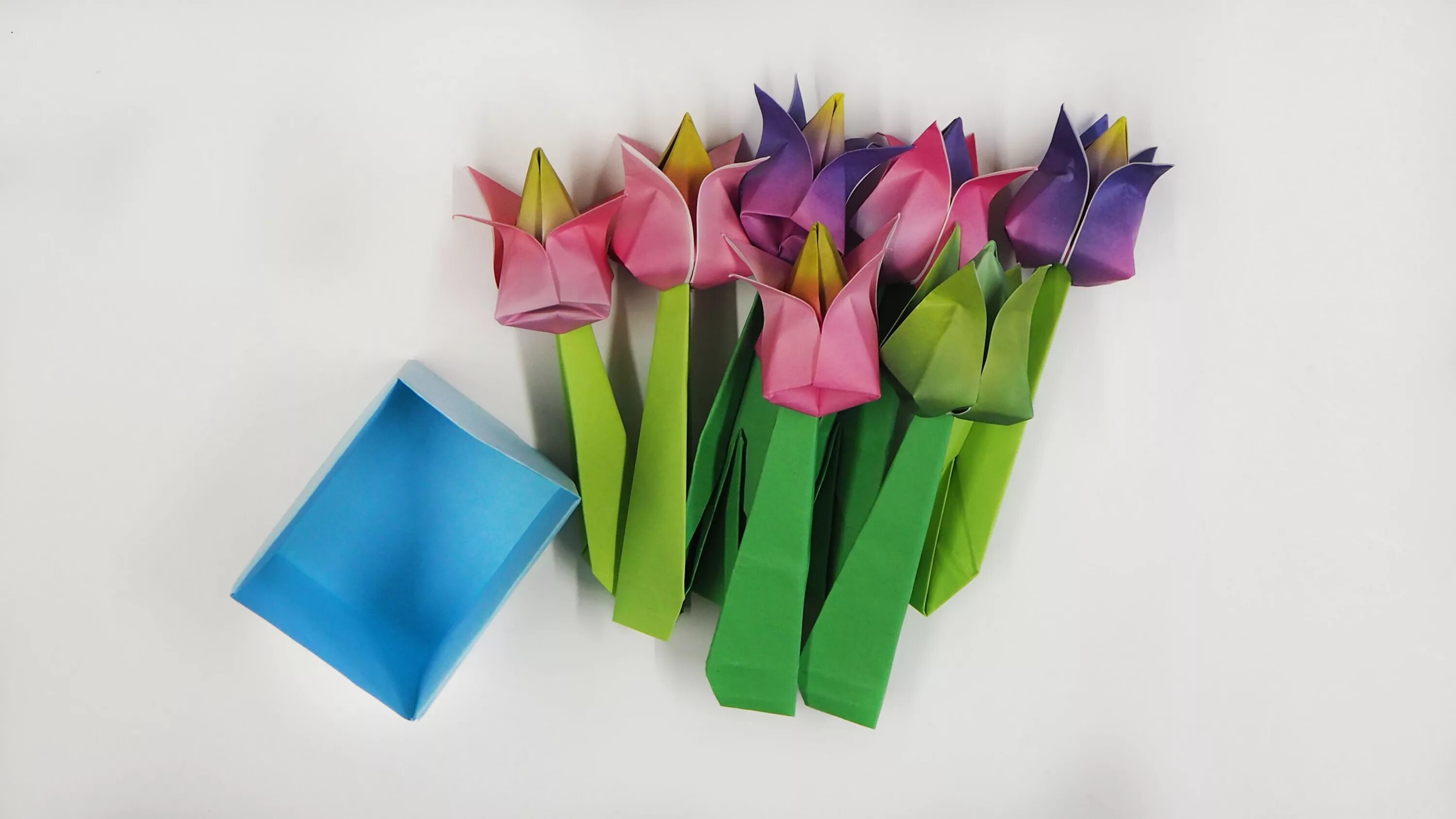 Оригами. Тюльпан из бумаги. Поделка тюльпаны из бумаги. Оригами тюльпан. Оригами из бумаги для детей крокус