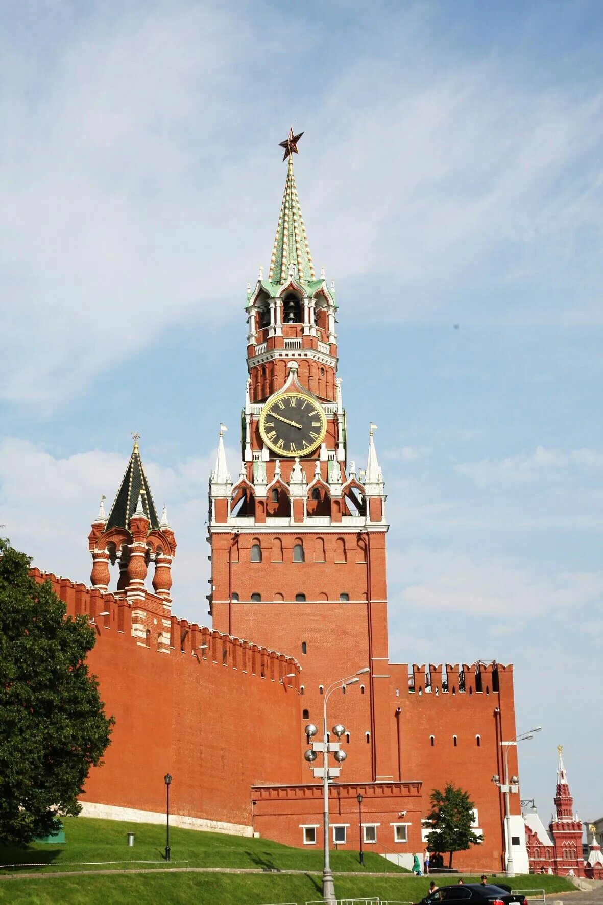 Спасская башня. Кремлевский дворец и Спасская башня. Кремль Москва. Спасская башня Московского Кремля ночью.