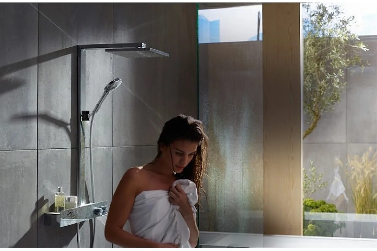 Душевая система Hansgrohe Raindance. Душевая система Hansgrohe Raindance e 27361000, хром. Raindance e Showerpipe 300 1jet с SHOWERTABLET 350. Showerpipe 300 1jet с SHOWERTABLET 350 27361000, хром.