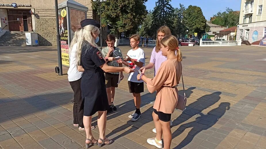 инспектора пдн шахты. отдел по делам несовершеннолетних мвд россии. лейтенант полиции пдн. день по делам несовершеннолетних мвд. пдн шахты.