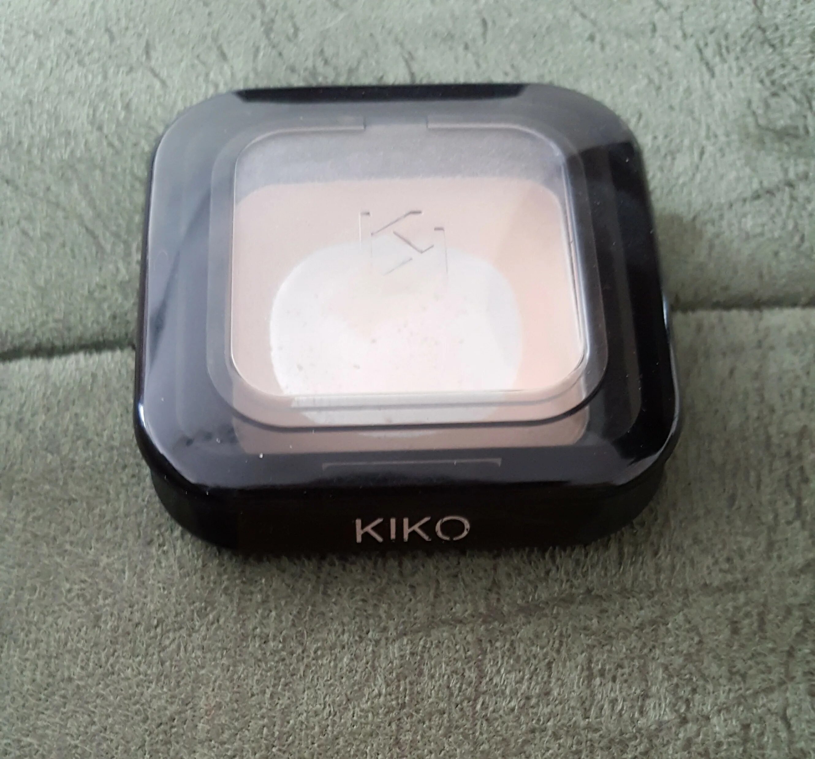 Kiko 01 eyeshadow. Kiko 01 eyeshadow. Kiko high pigment eyeshadow. Тени kiko 20. Тени kiko milano 229.