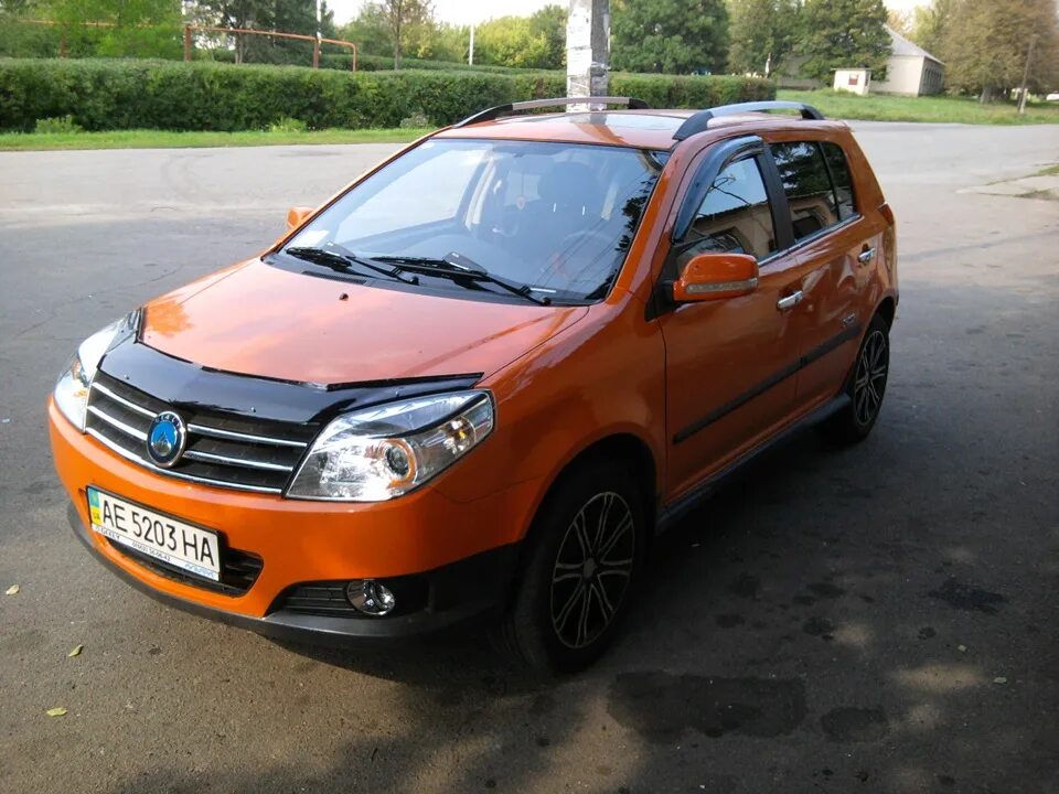 Geely MK Cross. Geely MK Cross с дефлектором капота. Мухобойка Джили МК кросс. Geely MK 2012. Купить джили в московской области