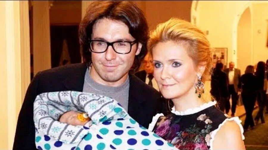 андрей малахов с сыном. наталья шкулёва и андрей малахов. сын андрея малахова возраст. сын андрея малахова сейчас. сколько лет маме андрея.