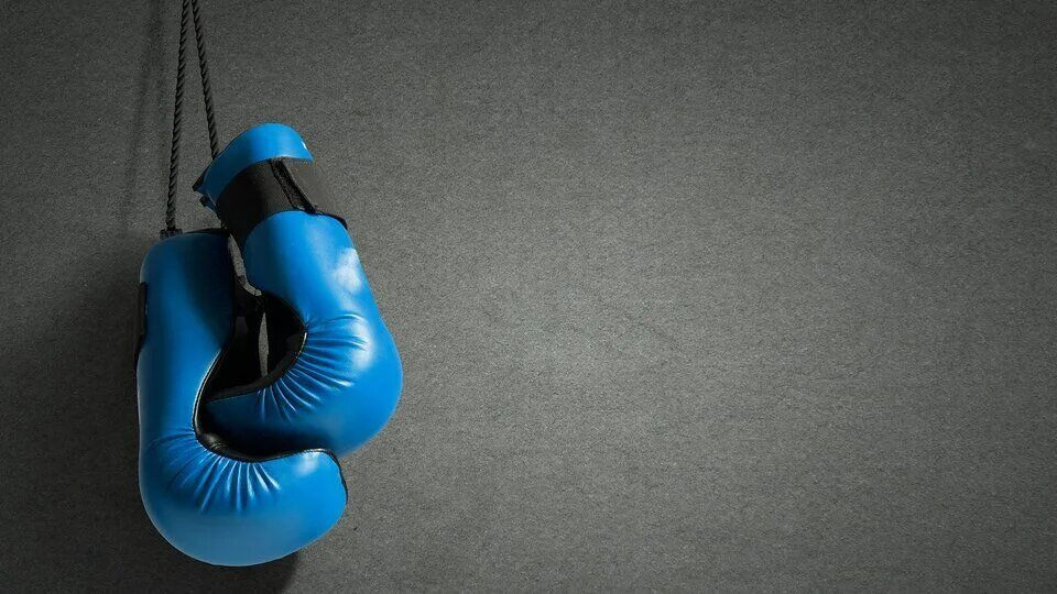 Боксерские перчатки синяя и красная. Перчатки jfc. Blue boxing. Боксерские перчатки синие. Blue boxing.