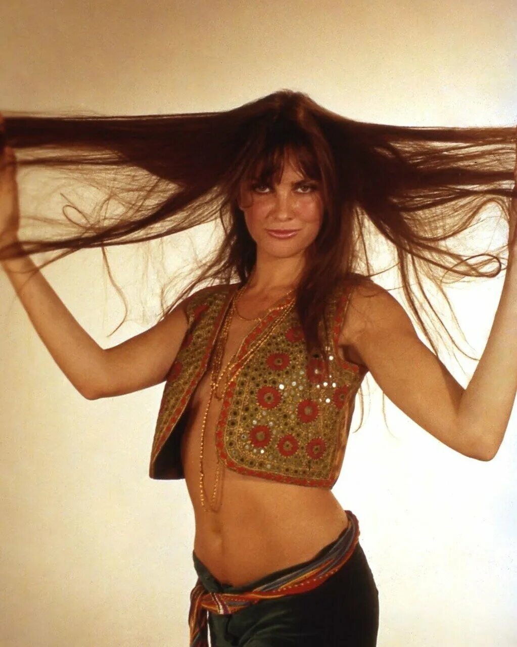 Кэролайн манро. Кэролайн манро 1972. caroline munro 1972. caroline munro в молодости.