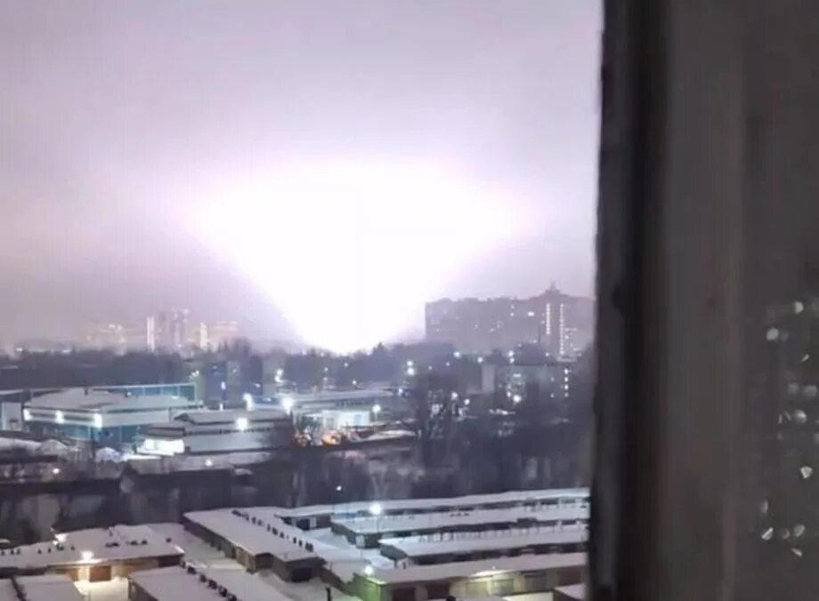 Что взорвалось в небе. Явления в небе. нло в небе 2025. над городом.