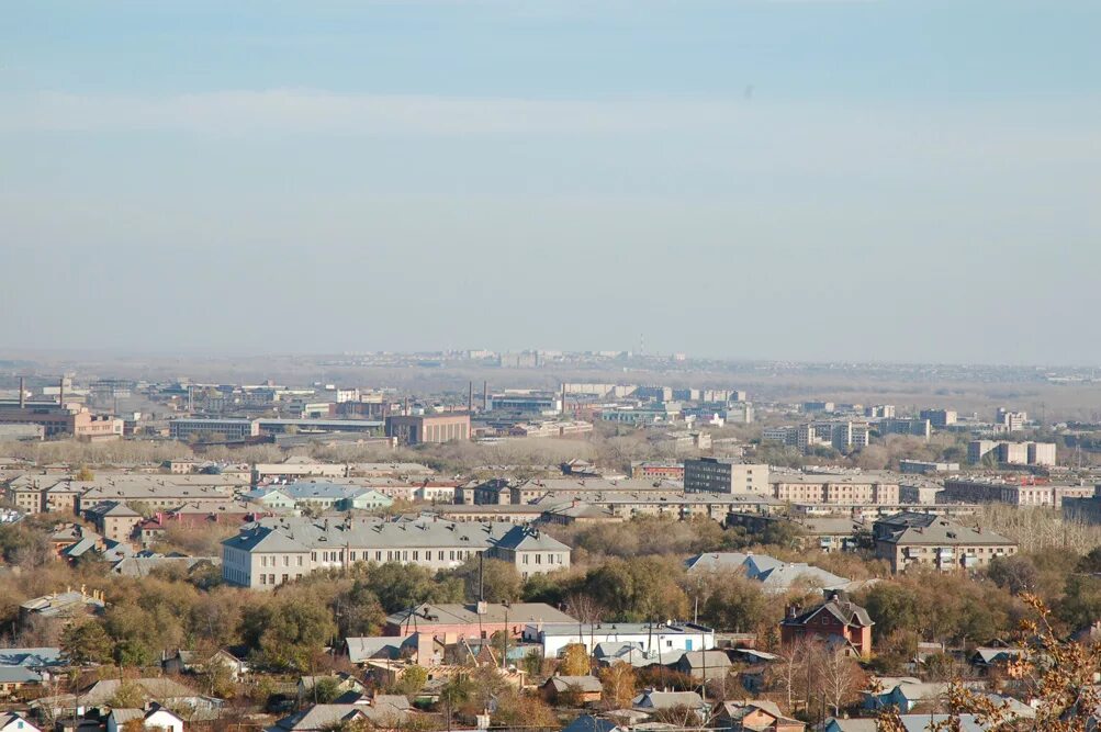 Сколько жителей в орске. Город Орск Оренбургская область. Орск телевышка. Гора Преображенская Орск. Орск Оренбургская область население.