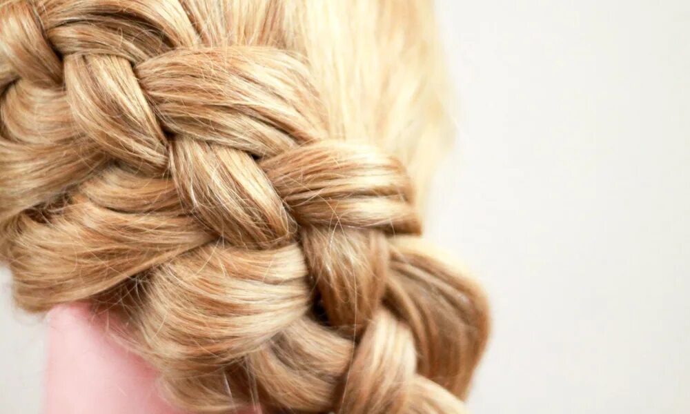 Косичка мастер класс. Прически из косичек. Плетение кос прически. Плетение косичек. Красивые прически с плетением для девочек.