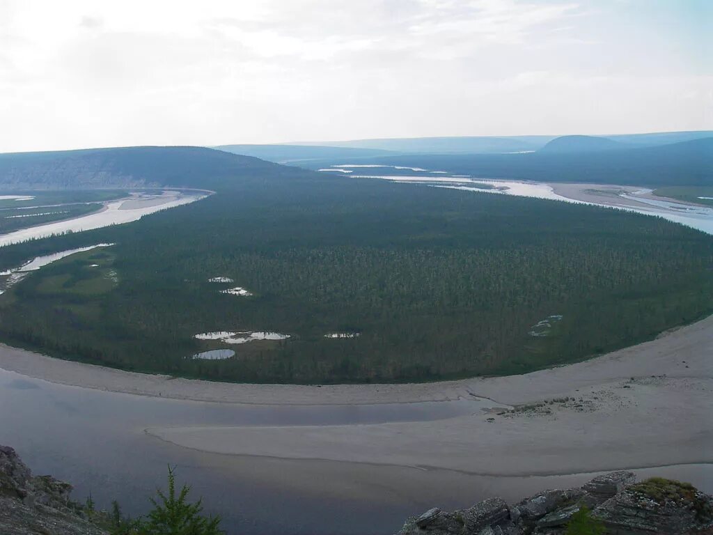 Оленек якутия. Оленёк (река). Оленёк село якутия. Оленёк город. Река оленек якутия.