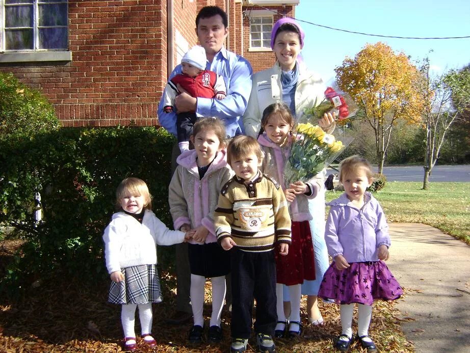 многодетные семьи баптистов. баптисты семья. церковь евангельских христиан-баптистов ставрополь. баптистские проповеди. семья баптистов.