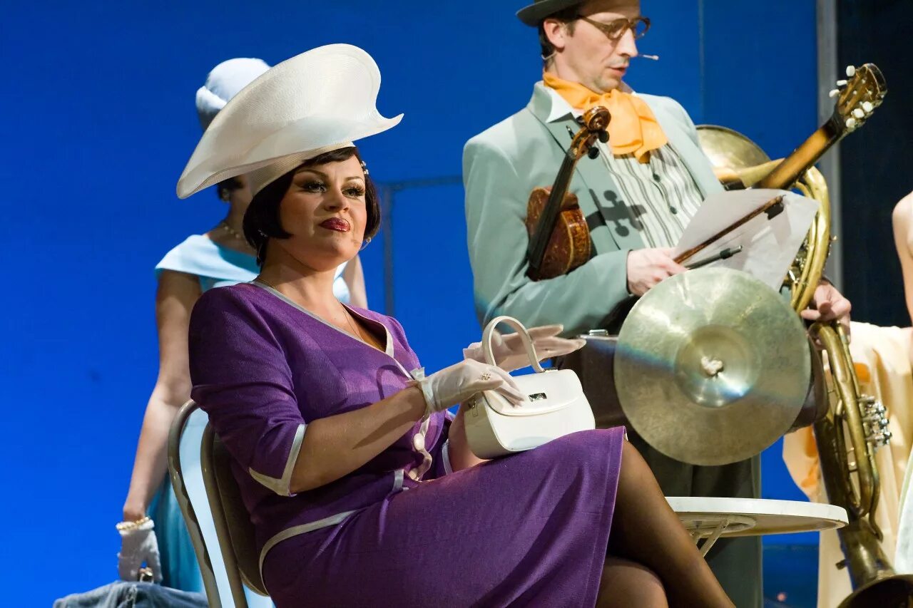 спектакль в джазе только девушки. спектакль в джазе только девушки. эксцентричный мюзикл "в джазе только девушки" дк выборгский. в джазе только девушки спектакль. спектакль в джазе только девушки.