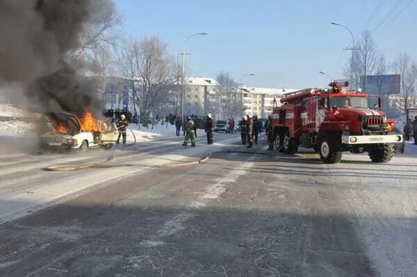 Мегаполис в пожарах. Сгорел дом в старосипайлово. Нерюнгринский пожарный бык. Погода новый горела. Пожар новое аделяково.