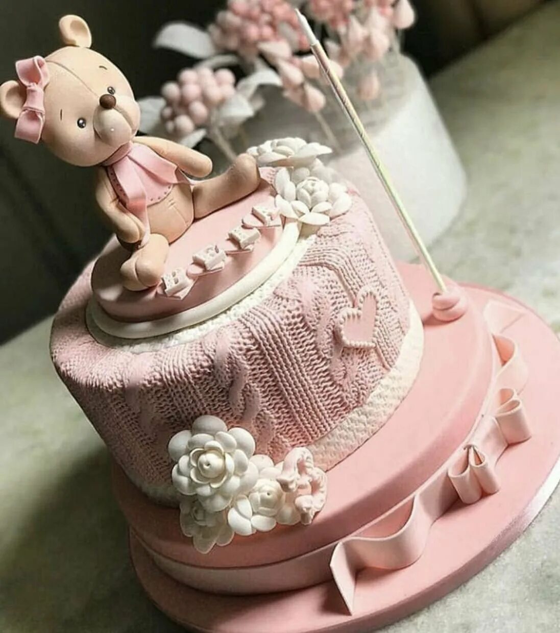 На год красивый торт девочке. Торт на годик девочке. Тортик на годик девочке. Красивые тортики на годик девочке. Торт на 1 год девочке необычный.