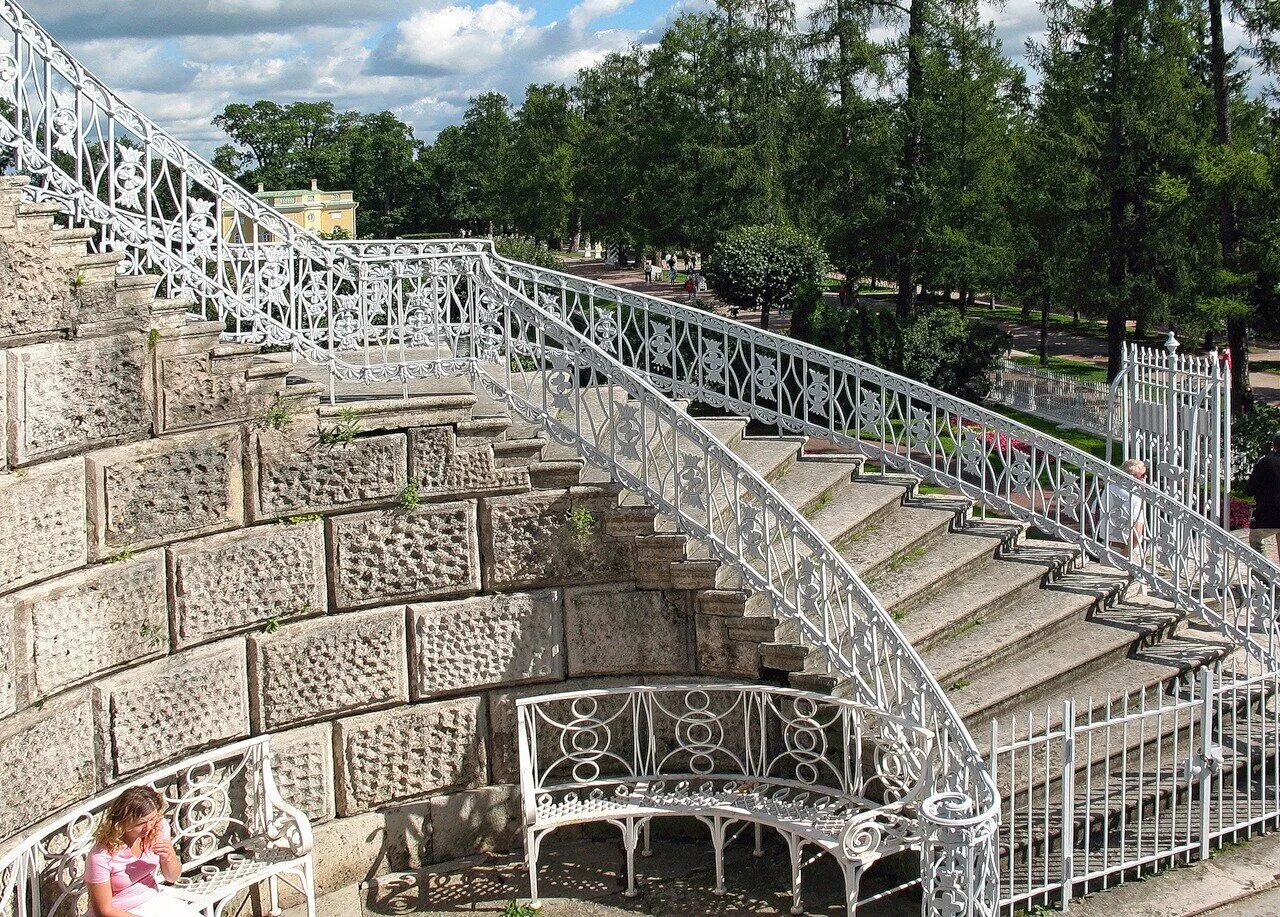 Ступени россия. Загреб парк лестница. Лестницы в парках. Мостовая лестница. Лестница мост.