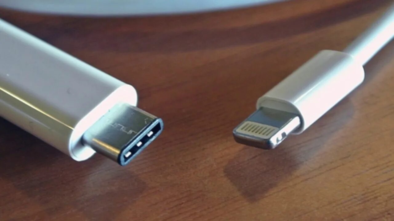 Как зарядить type c. Iphone 15 USB C. Iphone 12 USB Type c. USB Type - c iphone 15. Apple USB Type-c - Lightning.
