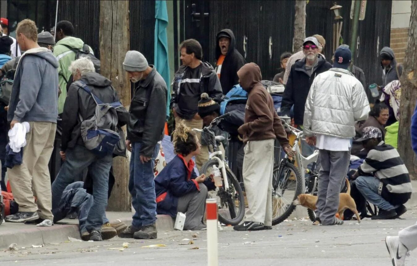 Сан франциско бомжи на улице палатки. Палатки бомжей в лос анджелесе. Бомжатник лос анджелес. Нищета в сша. Бедность в америке.