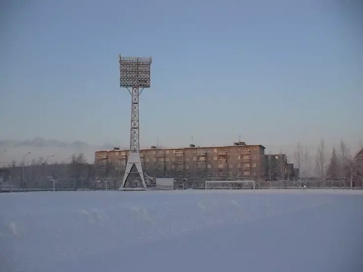 Отзывы оленегорск. Строительная 47 Оленегорск. Оленегорск ,строительная ул.47. Споррт школа Олимп Оленегорск. Оленегорск стадион.