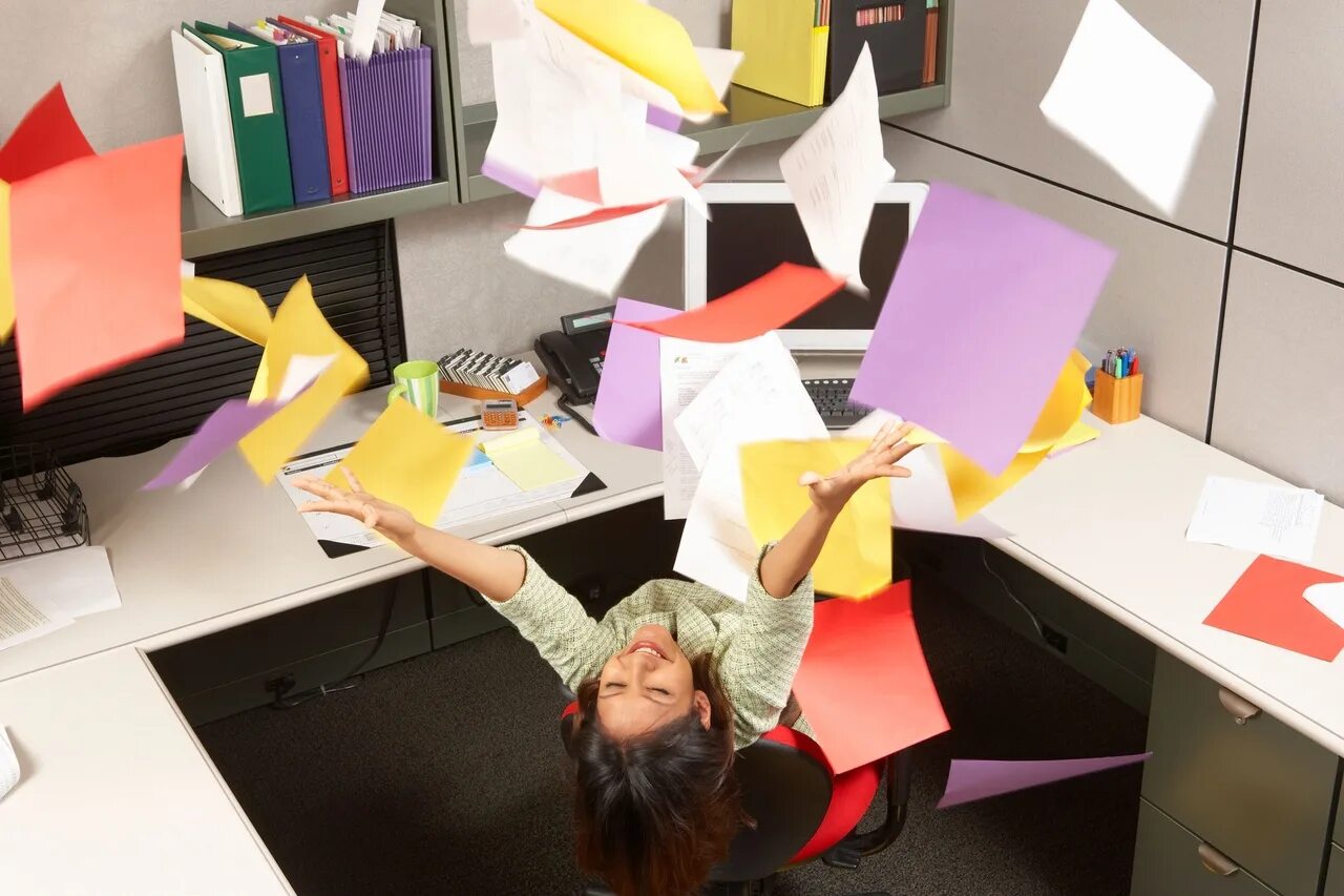 Office papers. Креативная фотосессия в офисе. Чел в офисе в бумажках. Бросает бумаги в офисе. Радость в офисе.