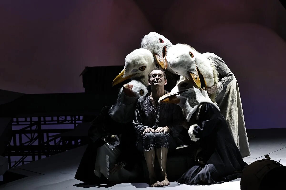 Враки мюнхгаузен хабенский. Мхт чехова хабенский. Мюнхгаузен волосы гравюра музей. Барон мюнхгаузен театр кукол. Барон мюнхгаузен спектакль образцова.