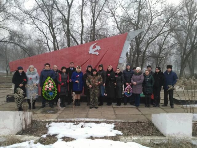 Погода в семичном. Семичный Ростовская область Дубовский район. Семичанская школа Дубовского. Семичанская СОШ Хутор Семичный. Хутор Семичный Котельниковского района.