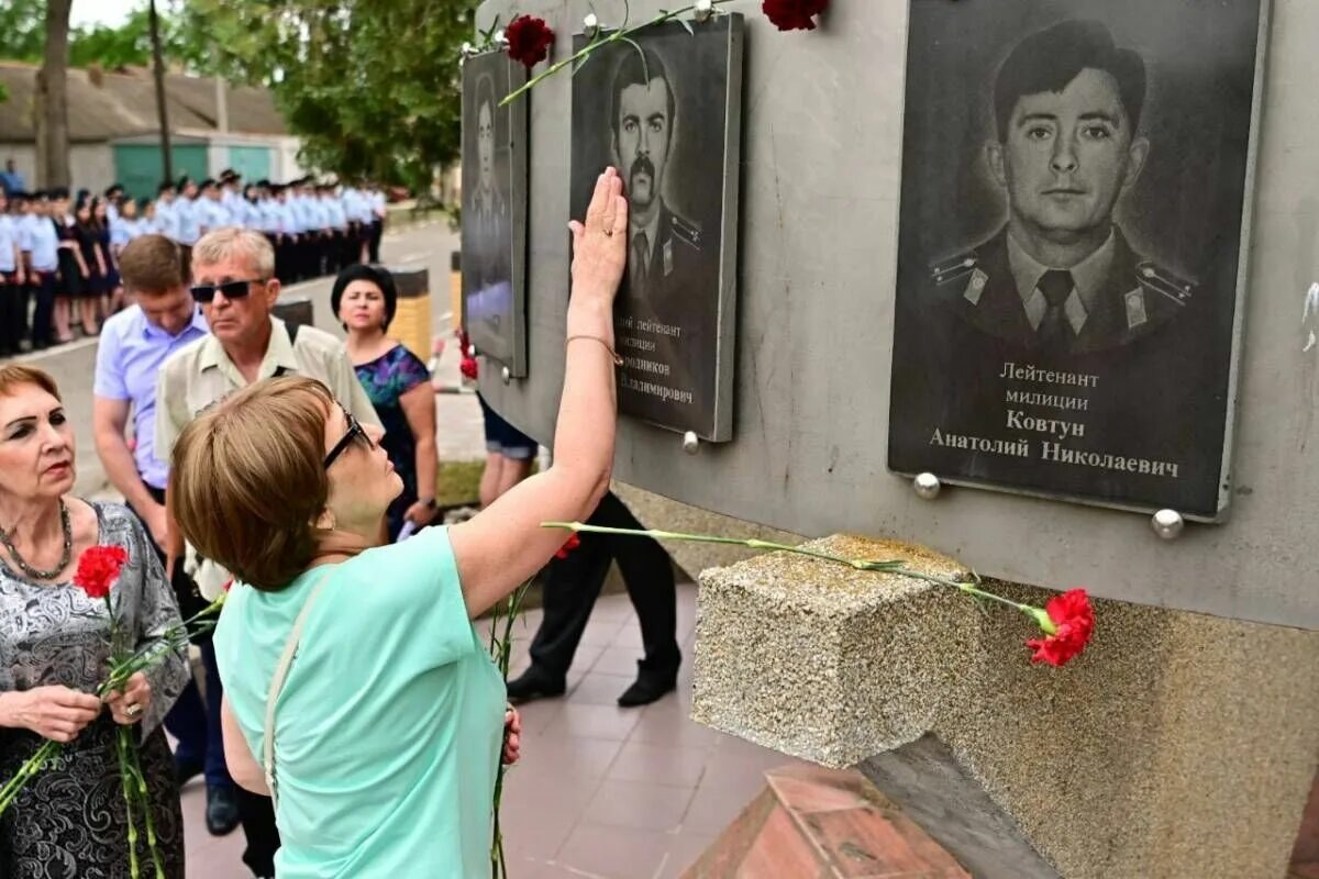 Крупнейший теракт в россии по жертвам. Трагедия в Буденновске 1995. Буденновске теракт в Буденновске 1995. Буденновск 14 июня 1995 года.