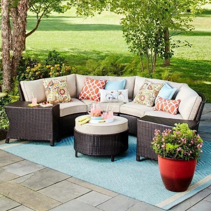 Living items. Patio Set плетеная мебель. Диван на террасу. Американский задний двор ротанговая мебель. Диван для дворика.