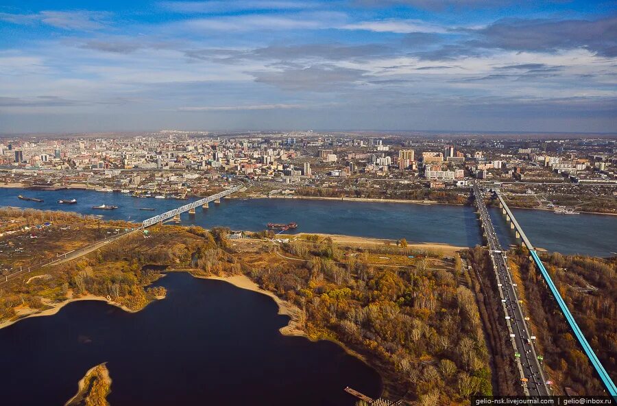 Какой город на берегу оби. Река Обь Новосибирск. Новосибирск Обь сверху. Река Обь Новосибирск с высоты. Новосибирск вид на Обь.