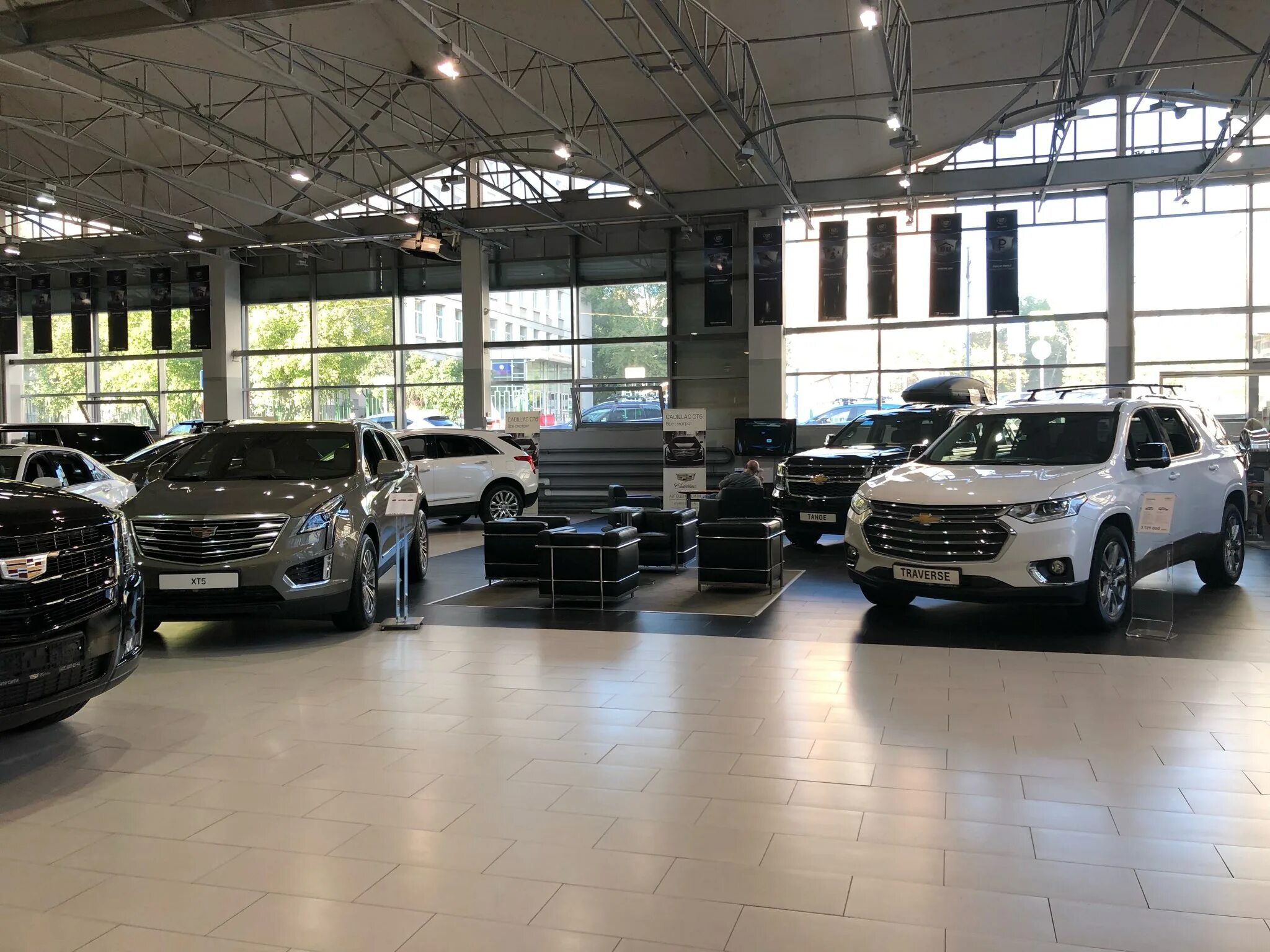 автосалон лексус в москве. большие автосалоны в москве. авилон. автосалон центр авто на войковской. лексус мэйджор.