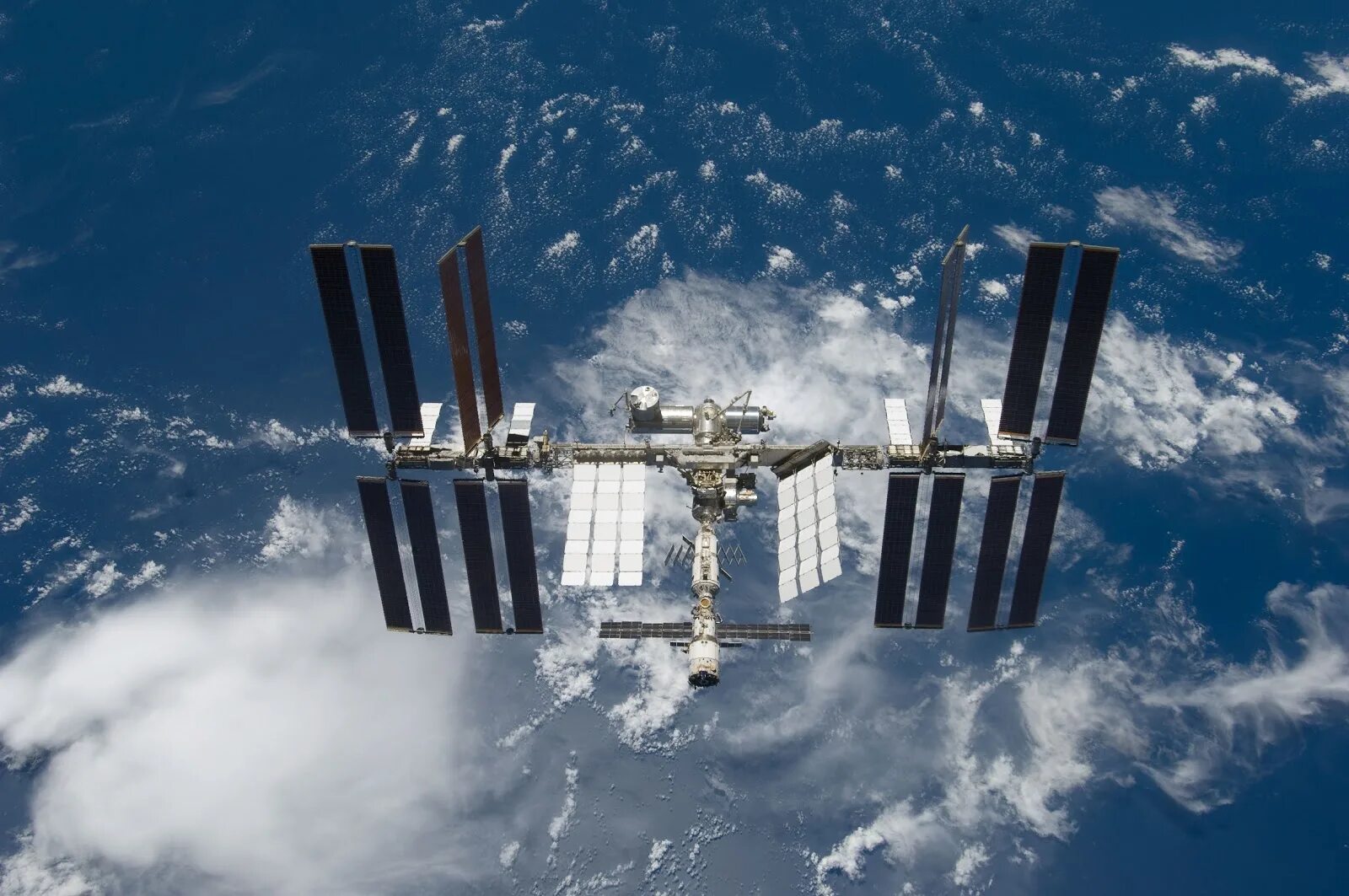 Станция МКС. МКС 4к. Станция МКС В космосе. Международная Космическая станция МКС фото.