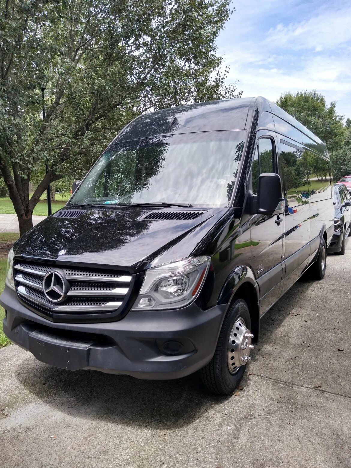 Спринтер екатеринбург. Mercedes-Benz Sprinter 3500. Мерседес Sprinter 5040. Мерседес Спринтер пассажирский. Мерседес Sprinter 504.