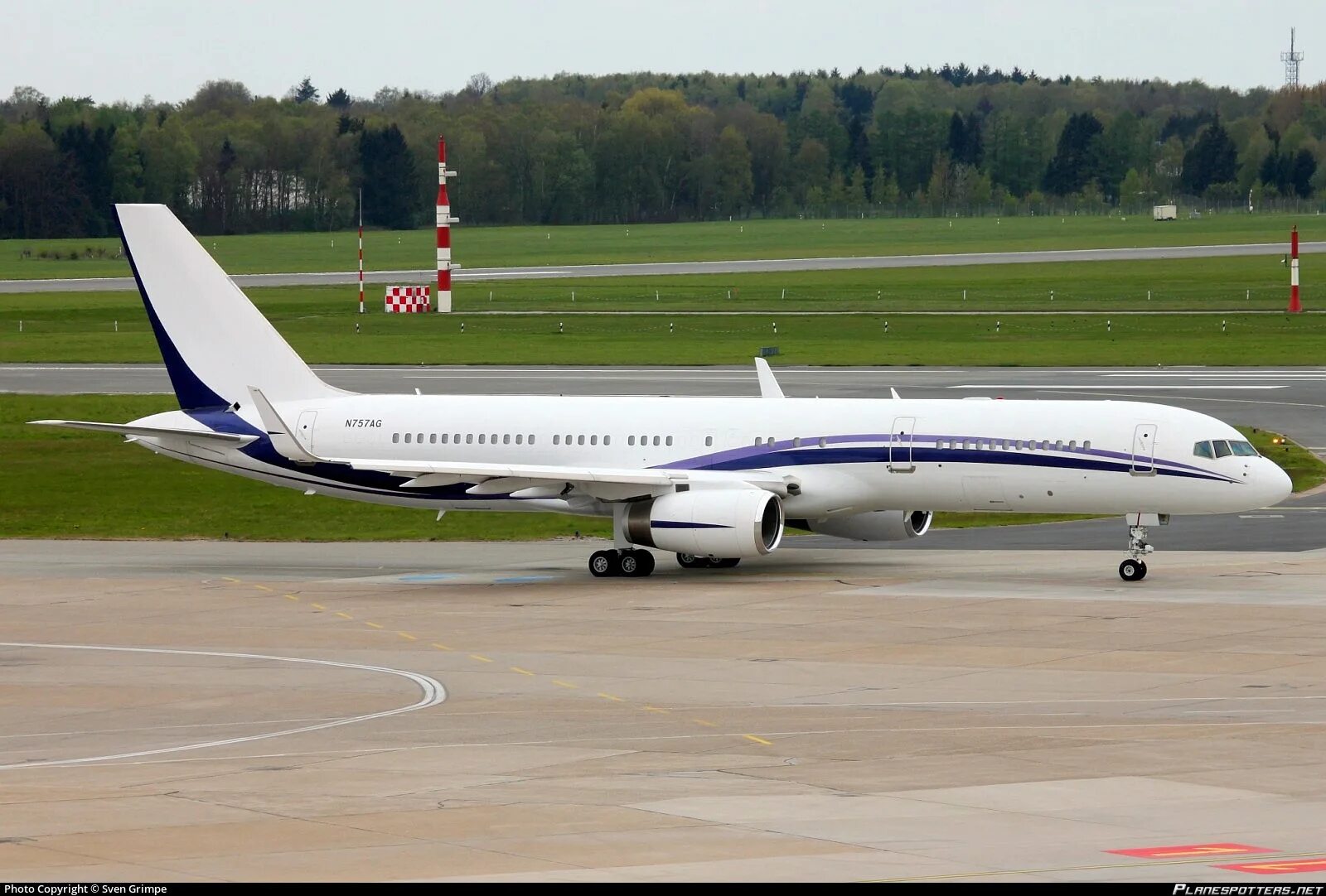 C 757. Boeing 757 vip. boeing 757-200 vip. 757. boeing 757-200 lujo black jet.