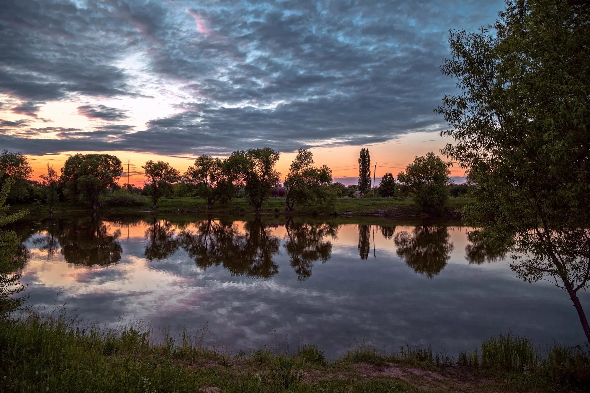 Шуваловский парк ночью. Закат над прудом. Барские пруды фрязино. Иваново природа. Вечер пруд.