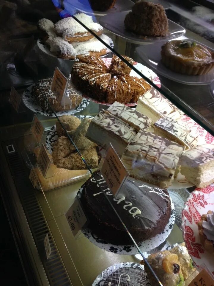 Старые дворики екатеринбурга. Кафе старый дворик москва байкальская. Старый дворик на мопра киров. Старый дворик химмаш. Кафе старый дворик грибоедова 32.