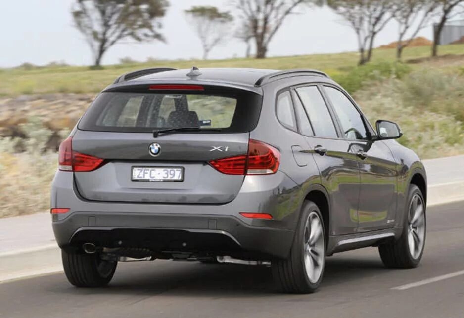 Bmw x1 2012. БМВ x1 2012. BMW x1 2011. BMW x1 2.0.