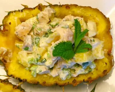 Мясо курицы с ананасом
