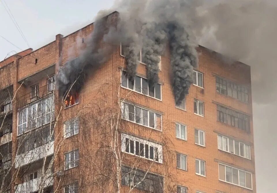 Что случилось в доме сегодня. Пожар в Ижевске Ленинский район. Пожар в Ижевске сейчас Ленинский район. Сегодняшний пожар в Ижевске. Пожар на Наговицына Ижевск.